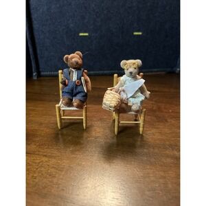 Teddy Bears In‎ Chairs Figurines